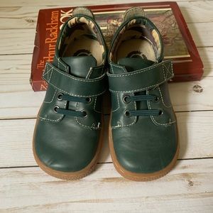 Livie & Luca green leather sneakers 10 Toddler GUC